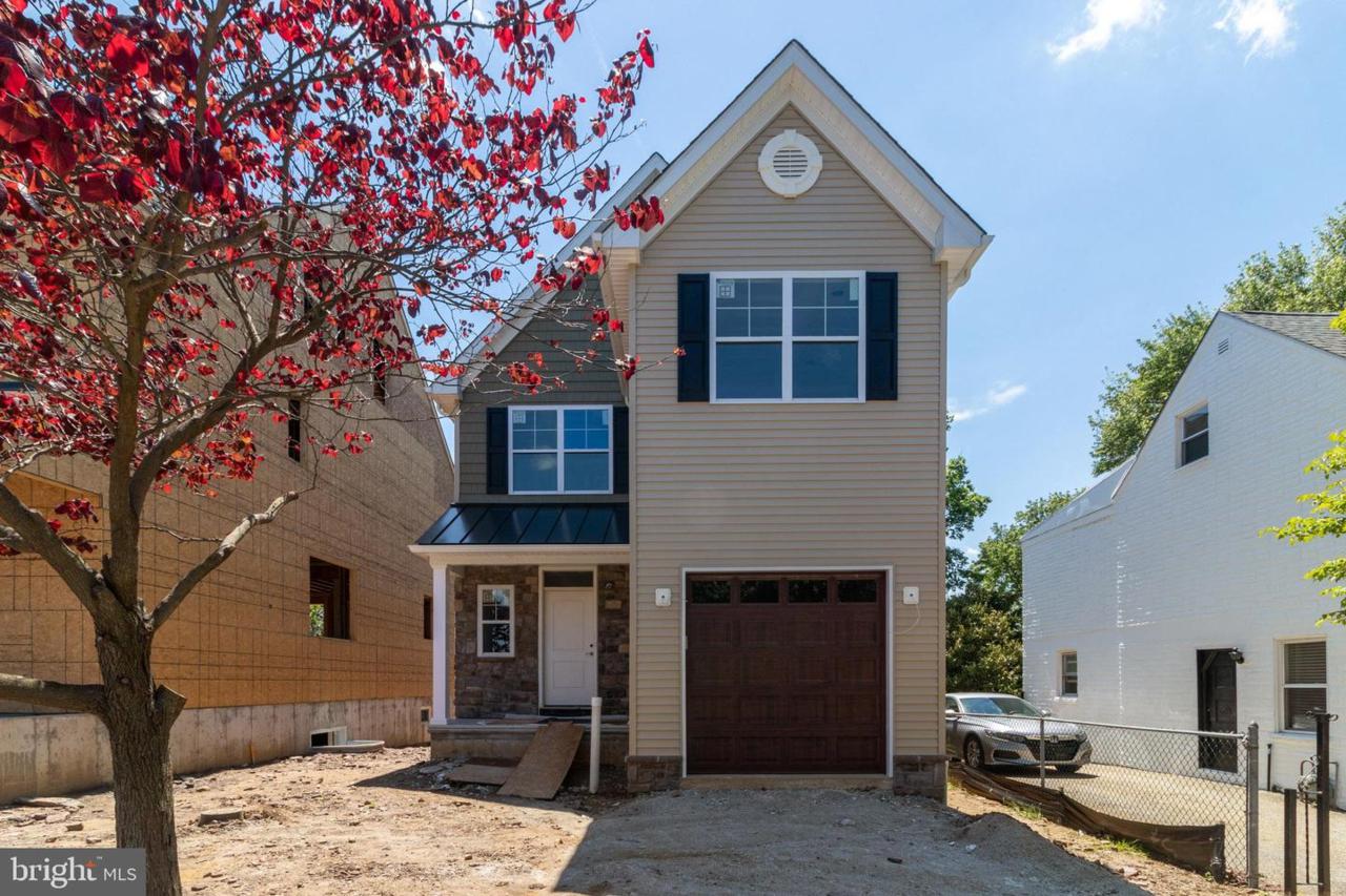 303 4TH Avenue - Photo 1