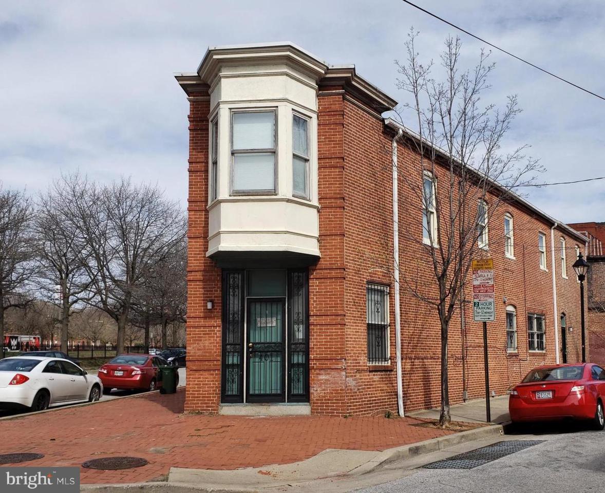 401 S Fremont - Photo 1
