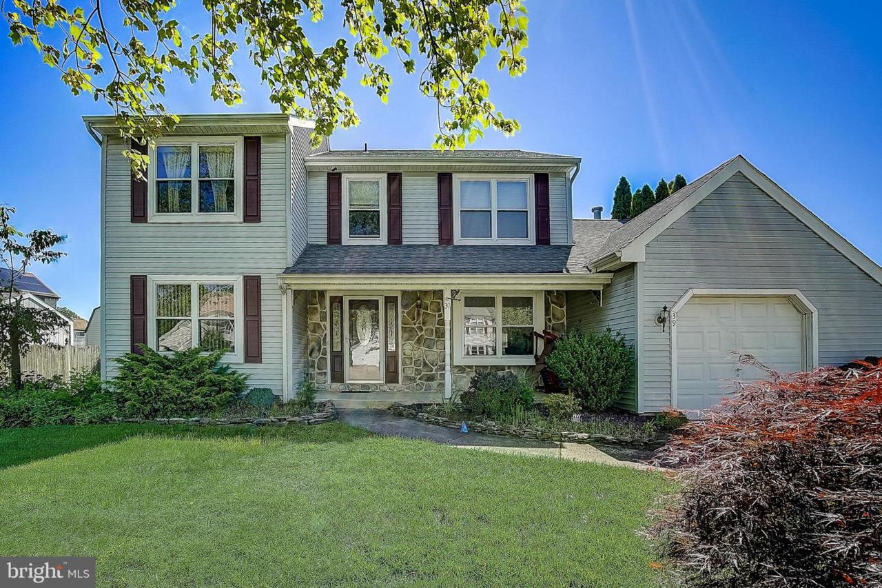 39 Hemlock Drive - Photo 1
