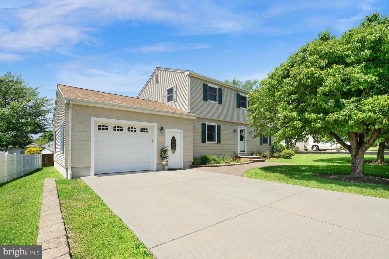 4 Blue Grass Drive - Photo 1
