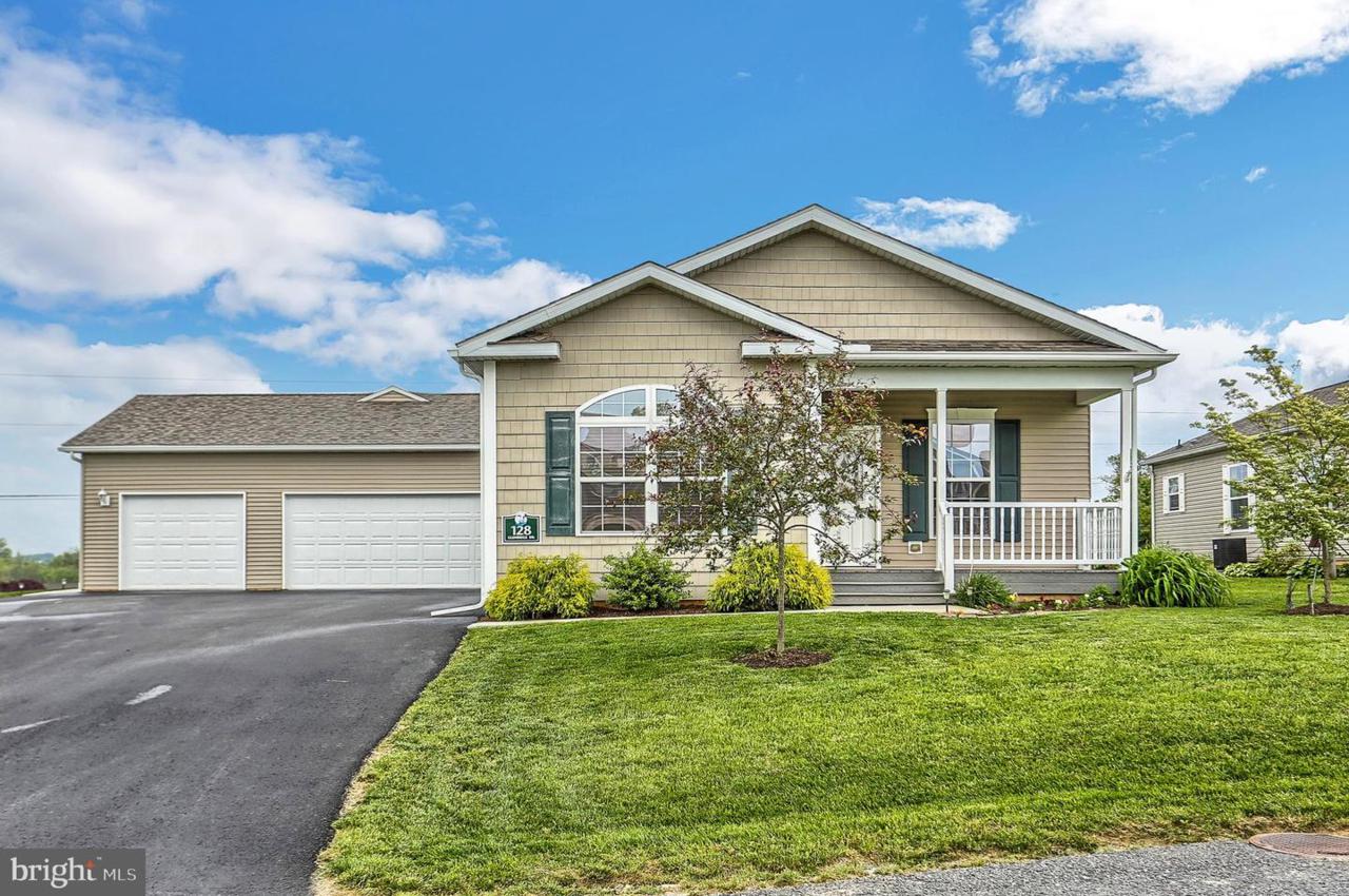128 Glenridge Drive - Photo 1