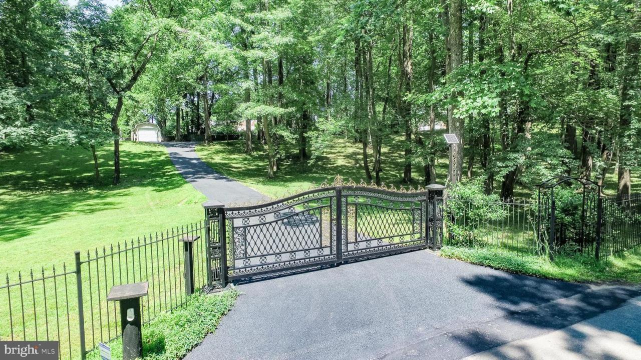 4800 Melwood Road - Photo 1