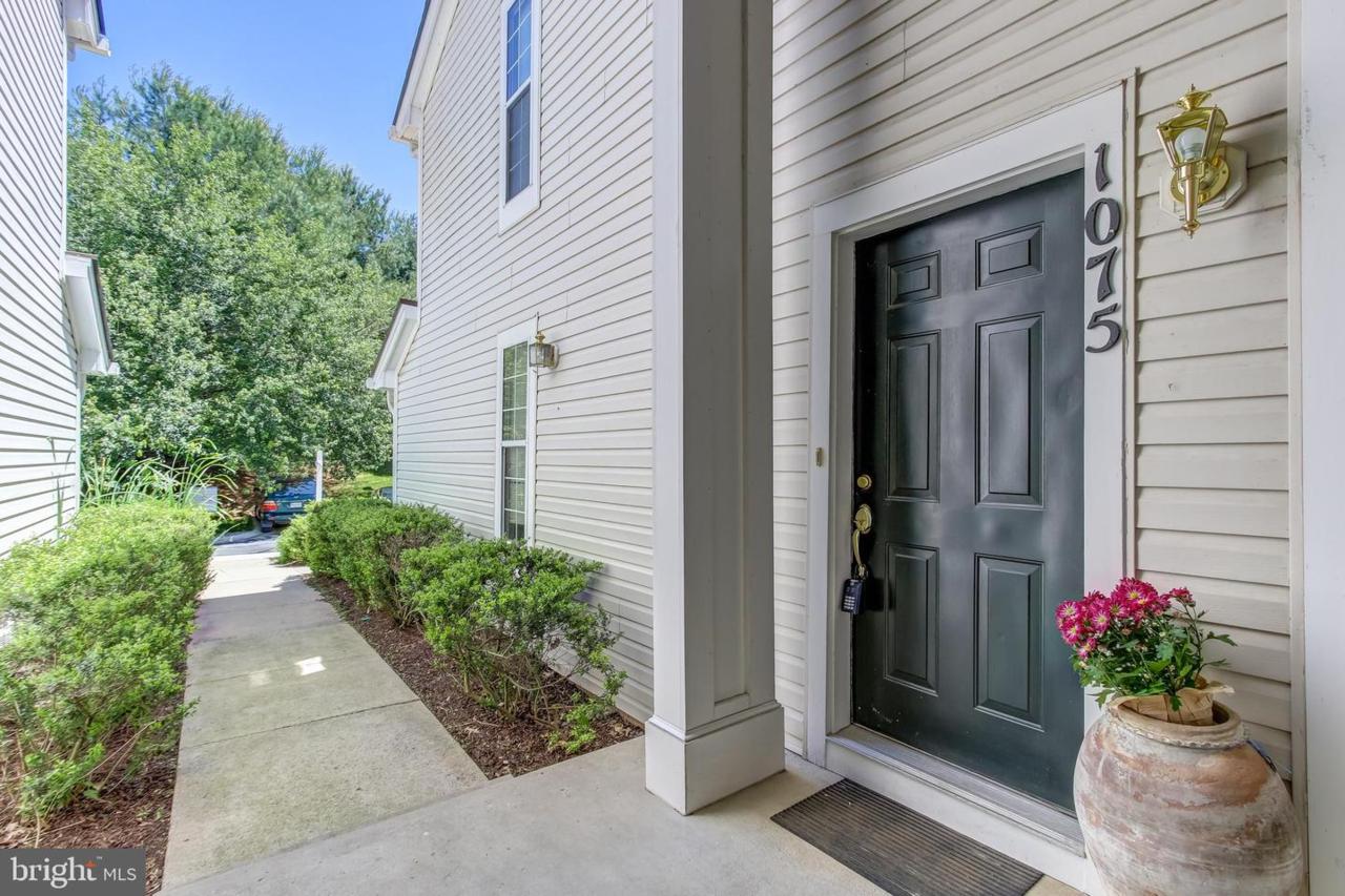 1075 Hillside Lake Terrace - Photo 1