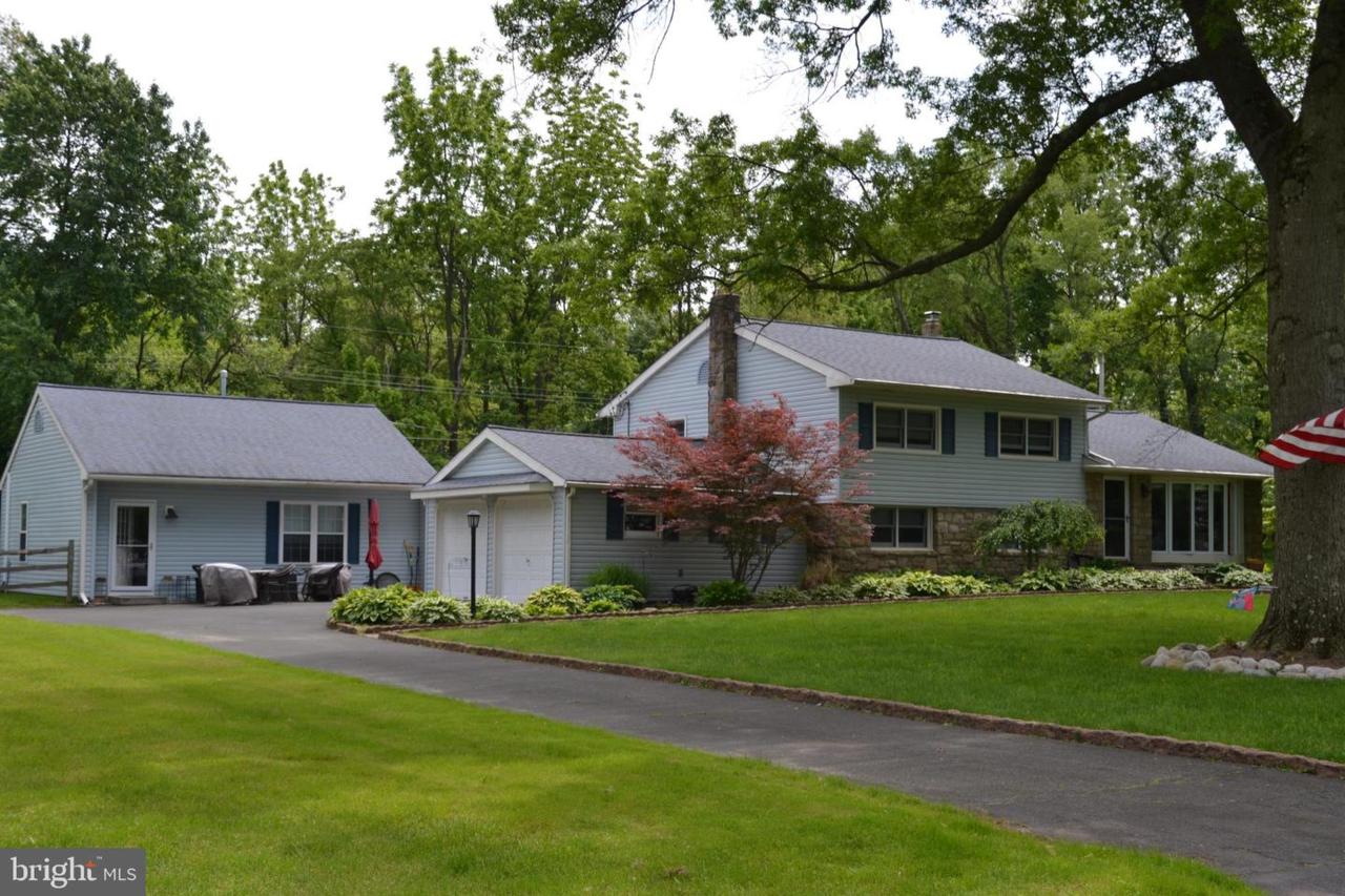717 Lawrence Lane - Photo 1