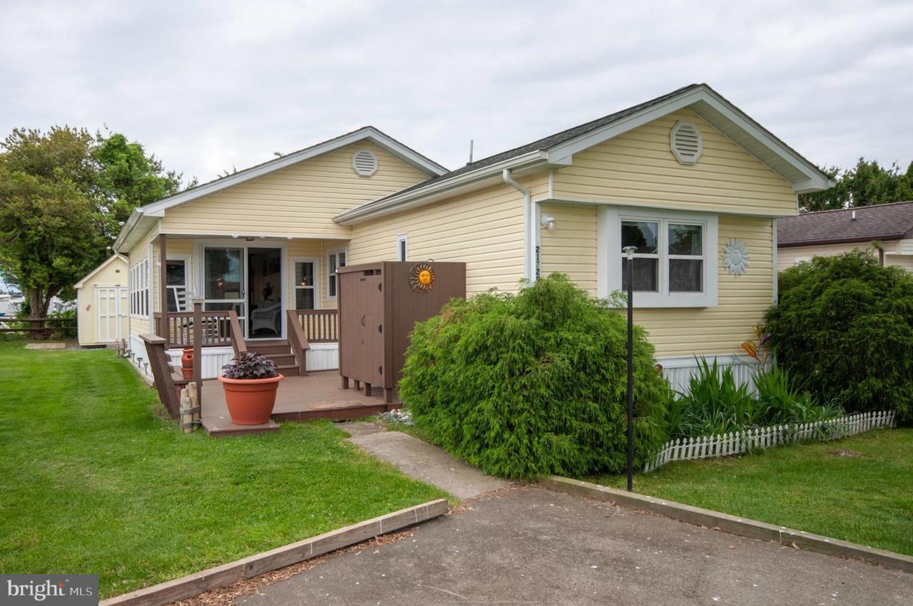 21729 F Street - Photo 1