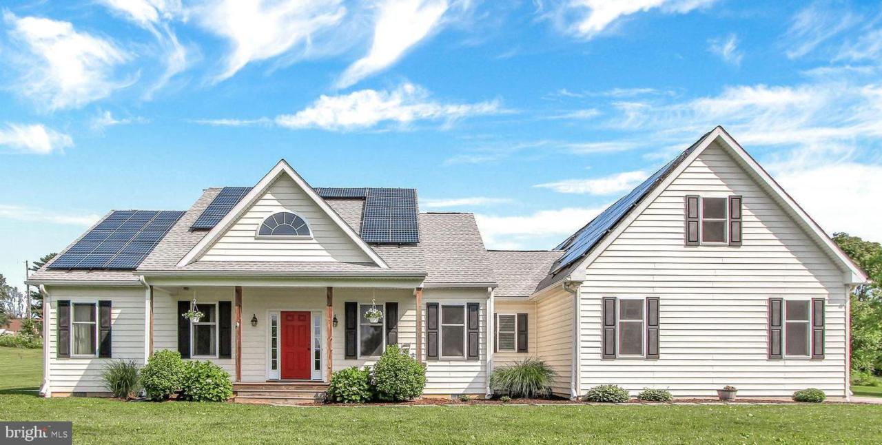 240 Meadowbrook Avenue - Photo 1