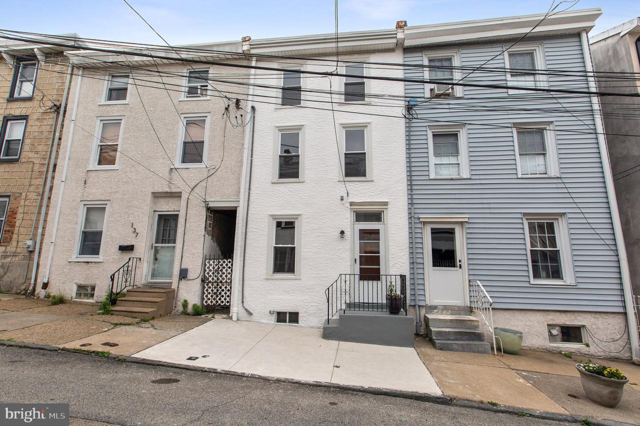 135 East Street - Photo 1