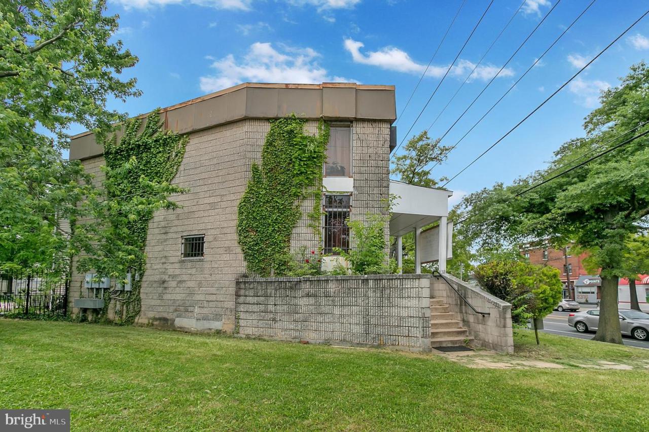 2385 Rhode Island Avenue - Photo 1