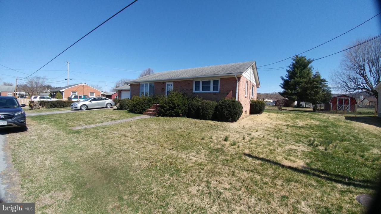 247 Royal Avenue - Photo 1