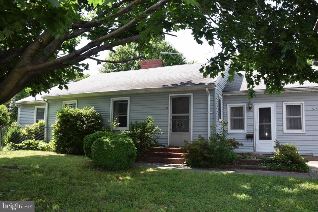 915 Division Street - Photo 1