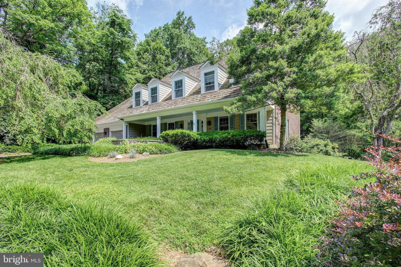 6401 Fallen Oak Court - Photo 1