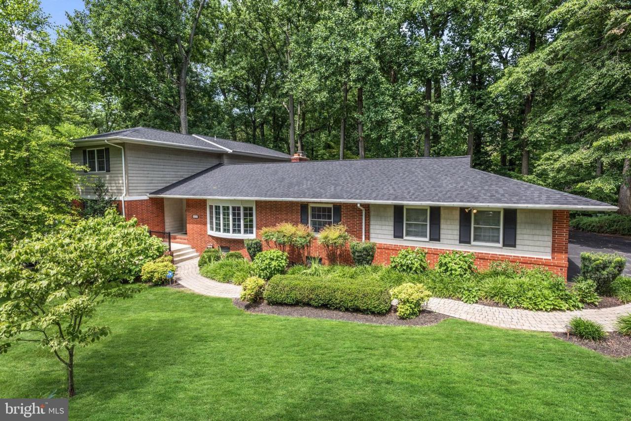 8908 Chantel Court - Photo 1