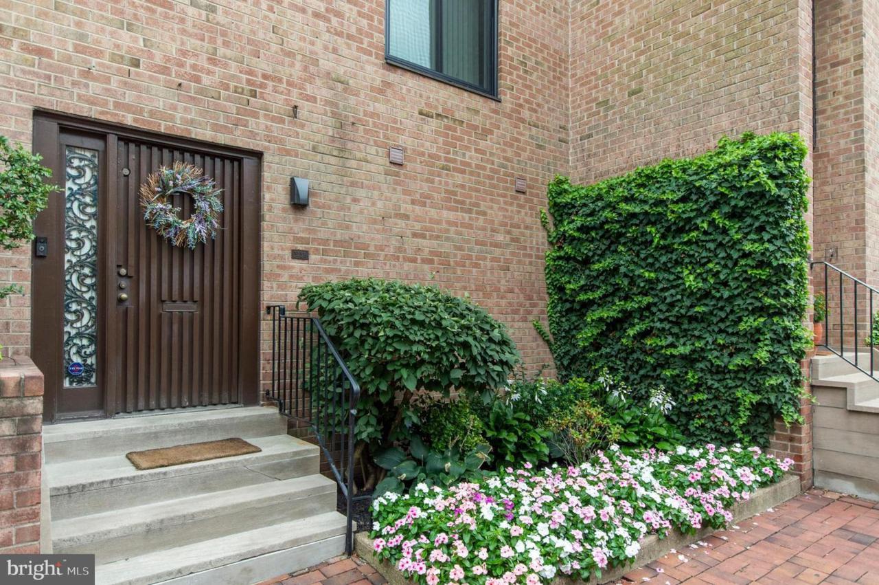 313 2ND Street - Photo 1