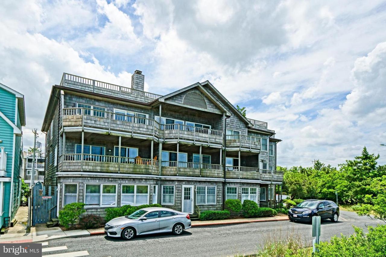 130 Bay Avenue - Photo 1
