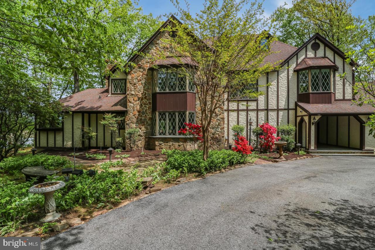 122 Stuart Dr - Photo 1