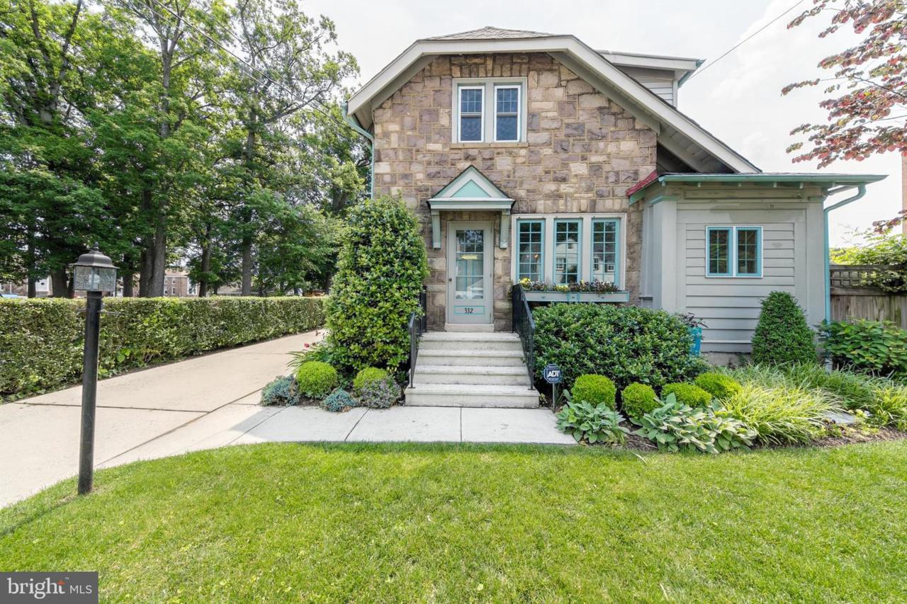 332 Maple Avenue - Photo 1