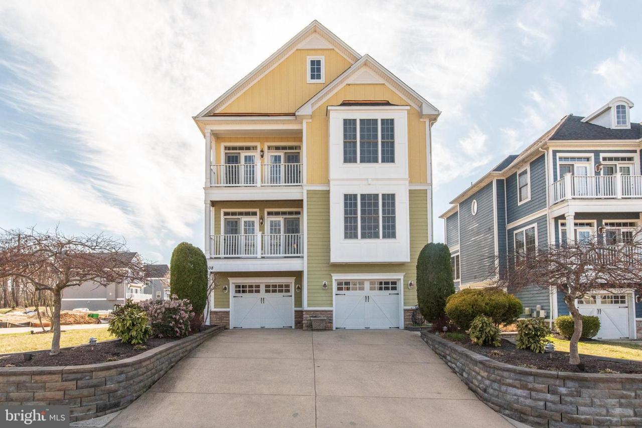 308 Marina Avenue - Photo 1