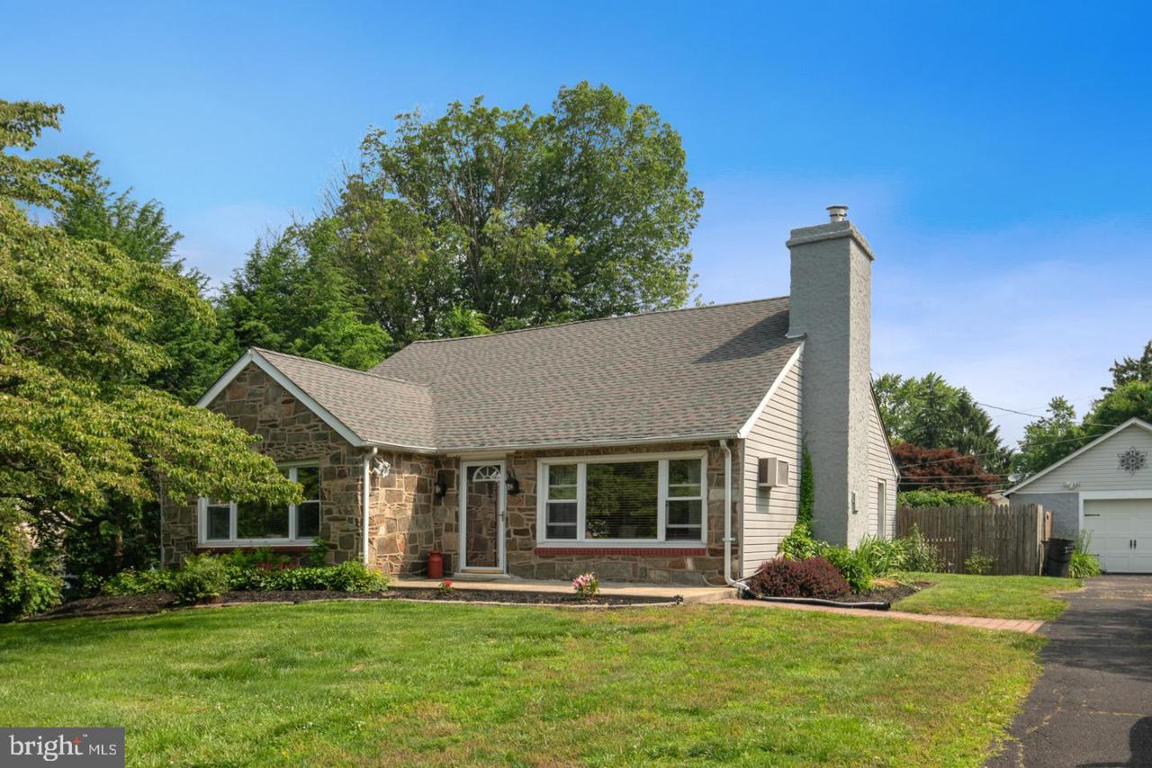 17 Gerald Avenue - Photo 1