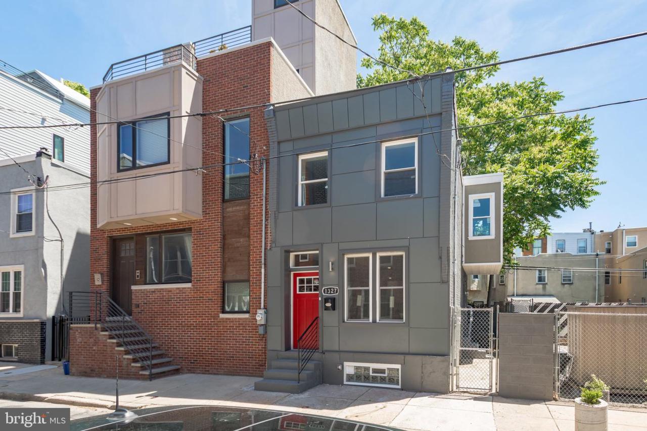 1327 Bancroft Street - Photo 1