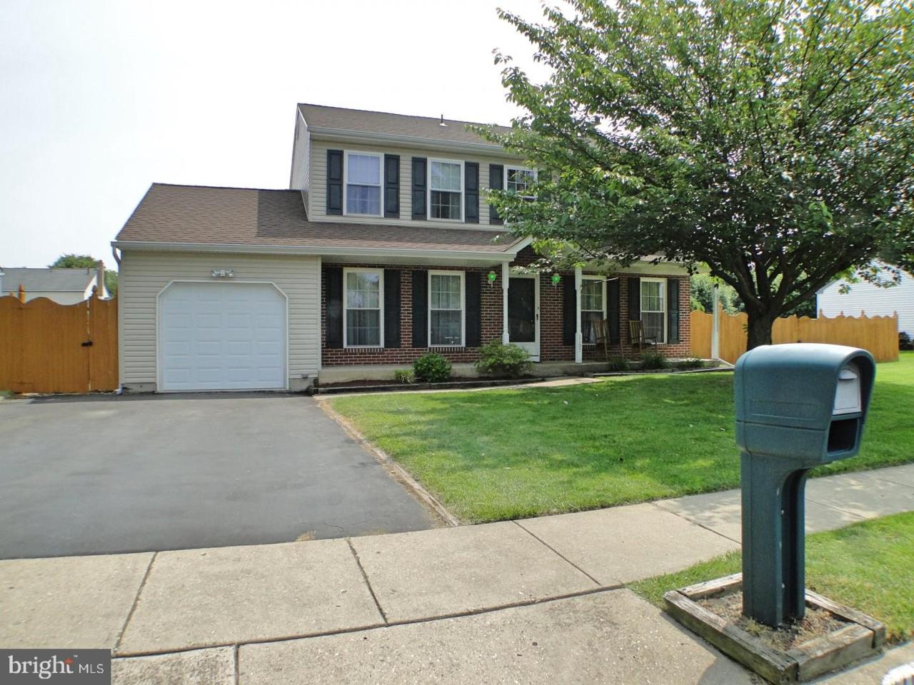 1107 Daisy Lane - Photo 1