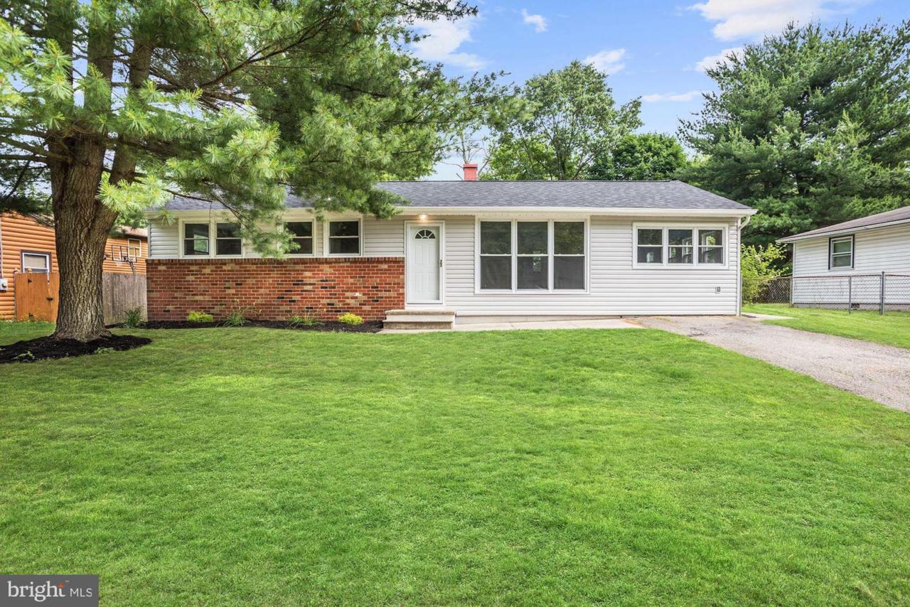 805 Bentley Road - Photo 1
