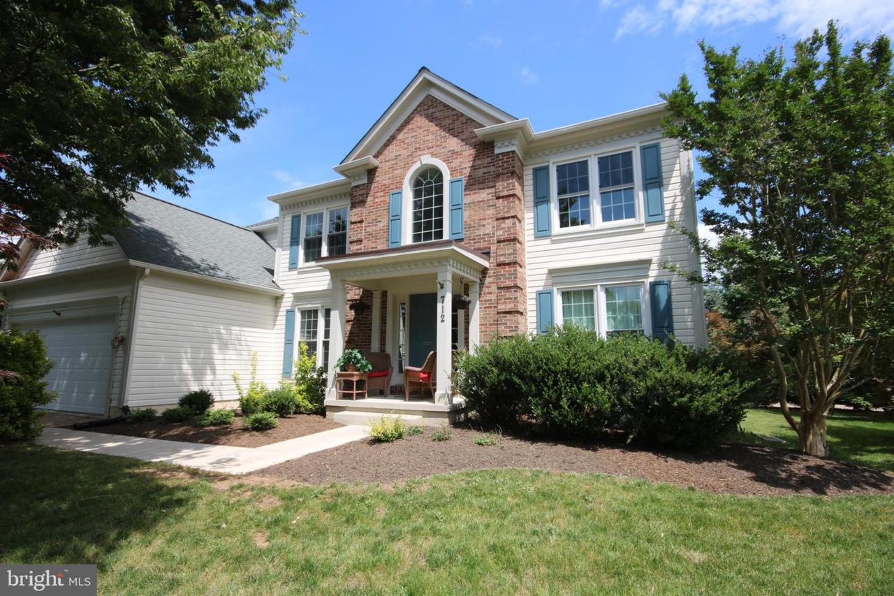 712 Clairmont Court - Photo 1