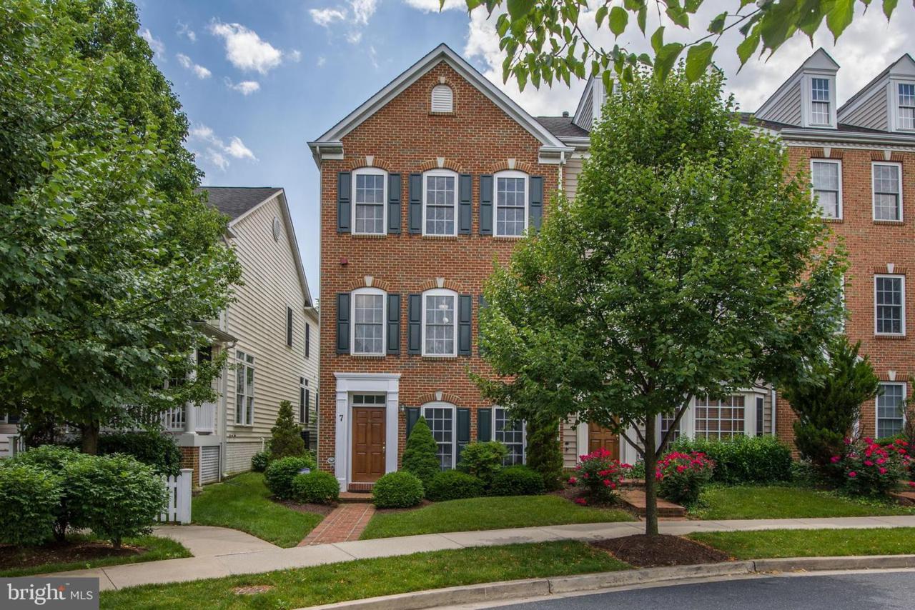 7 Webster Hill Court - Photo 1