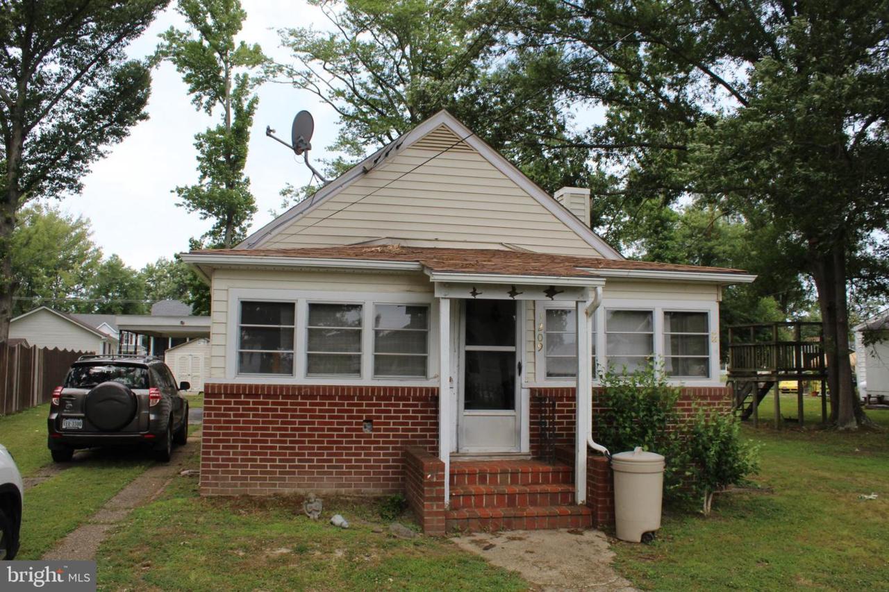 1209 Lossing Avenue - Photo 1