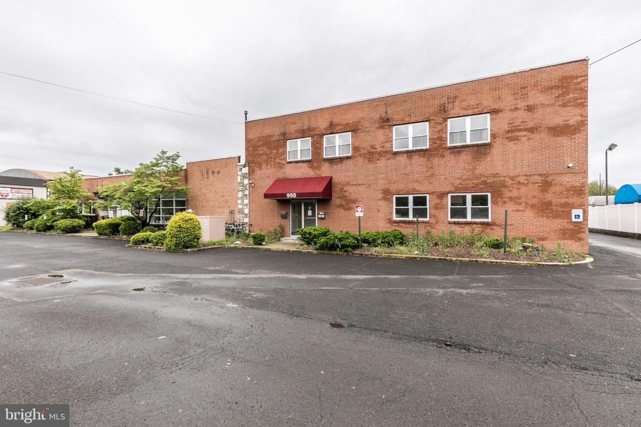 950 Industrial Boulevard - Photo 1