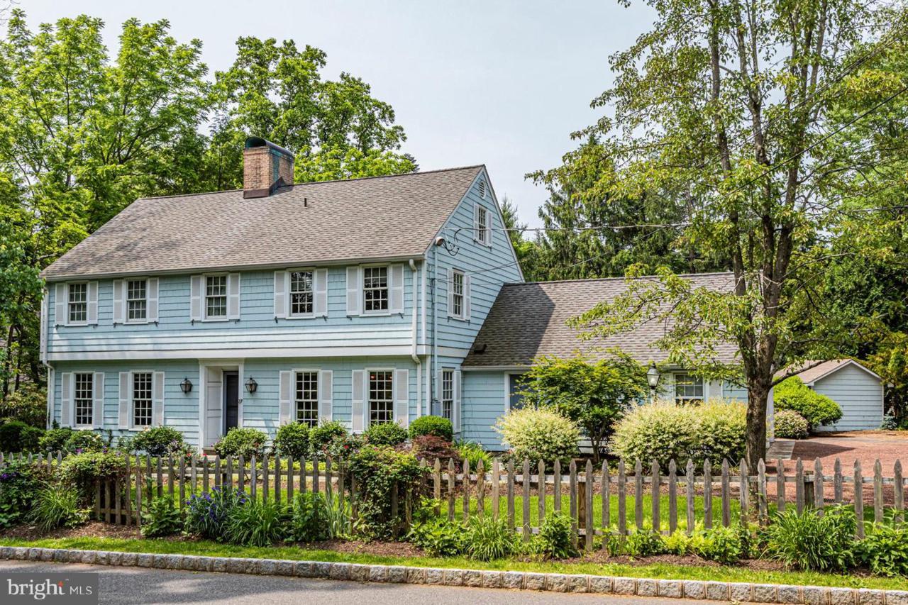 27 Olden Lane - Photo 1