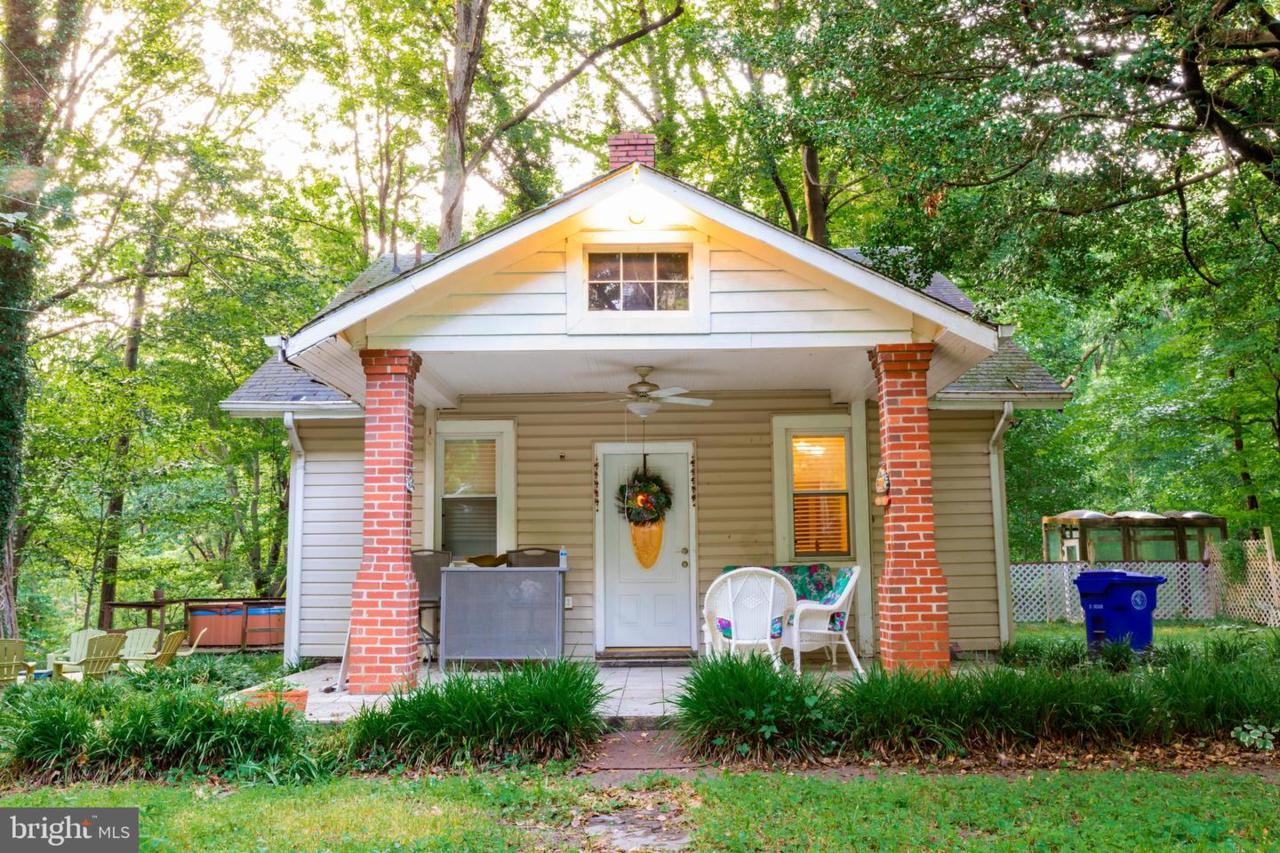9715 Capitol View Avenue - Photo 1