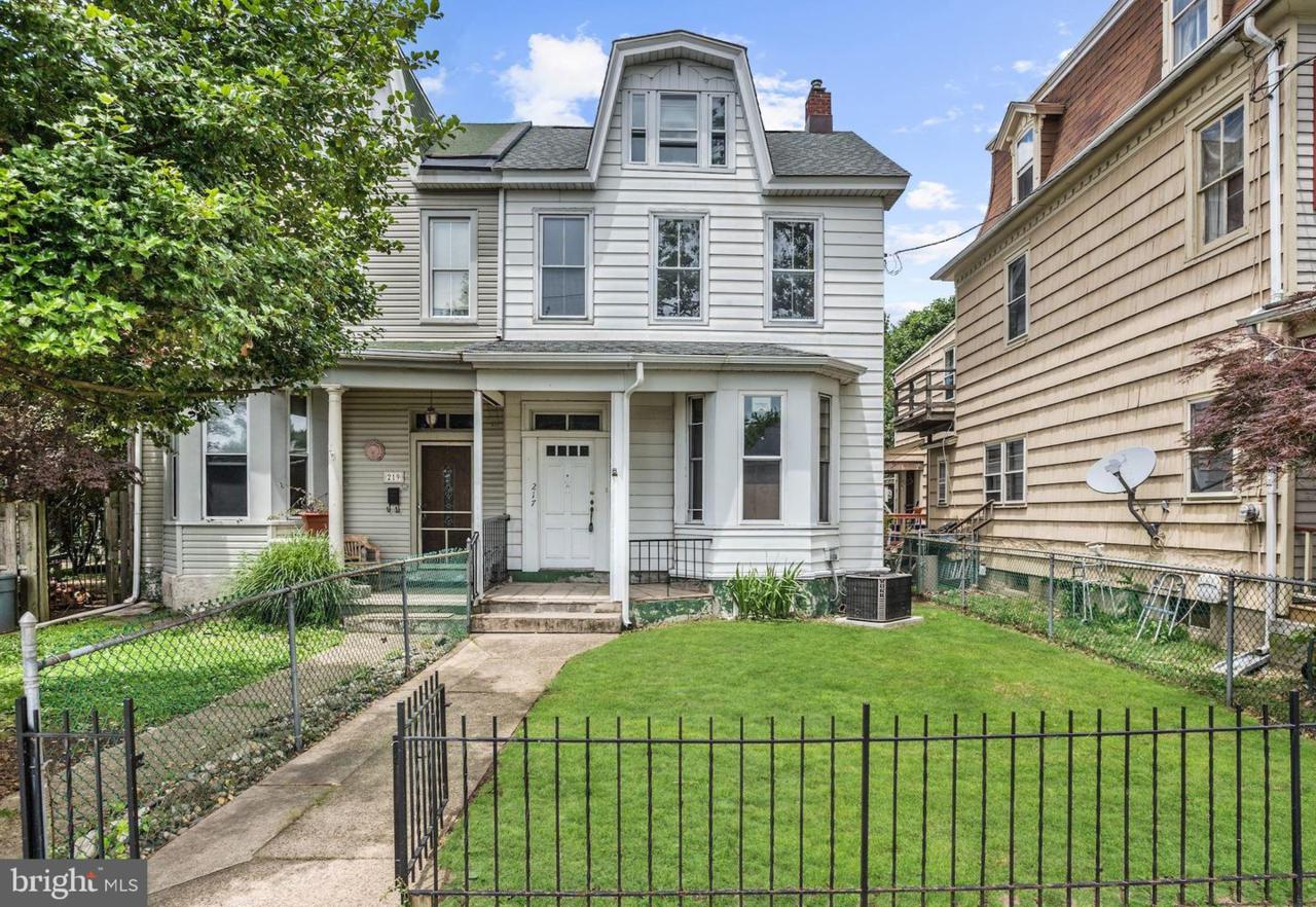 217 Broad Street - Photo 1