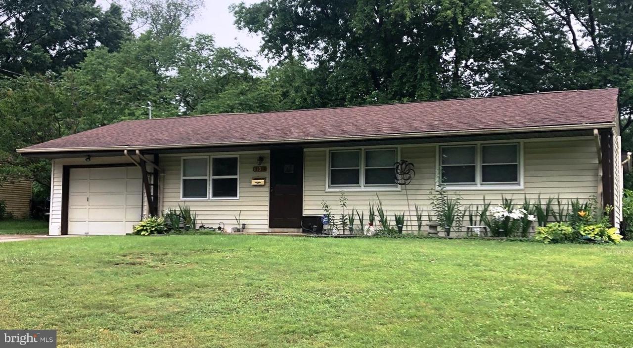 8104 Russell Road - Photo 1
