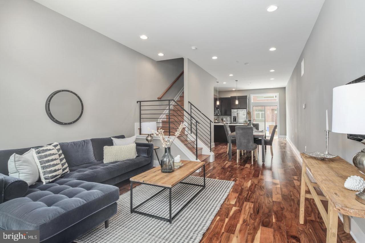 810 Montrose Street - Photo 1