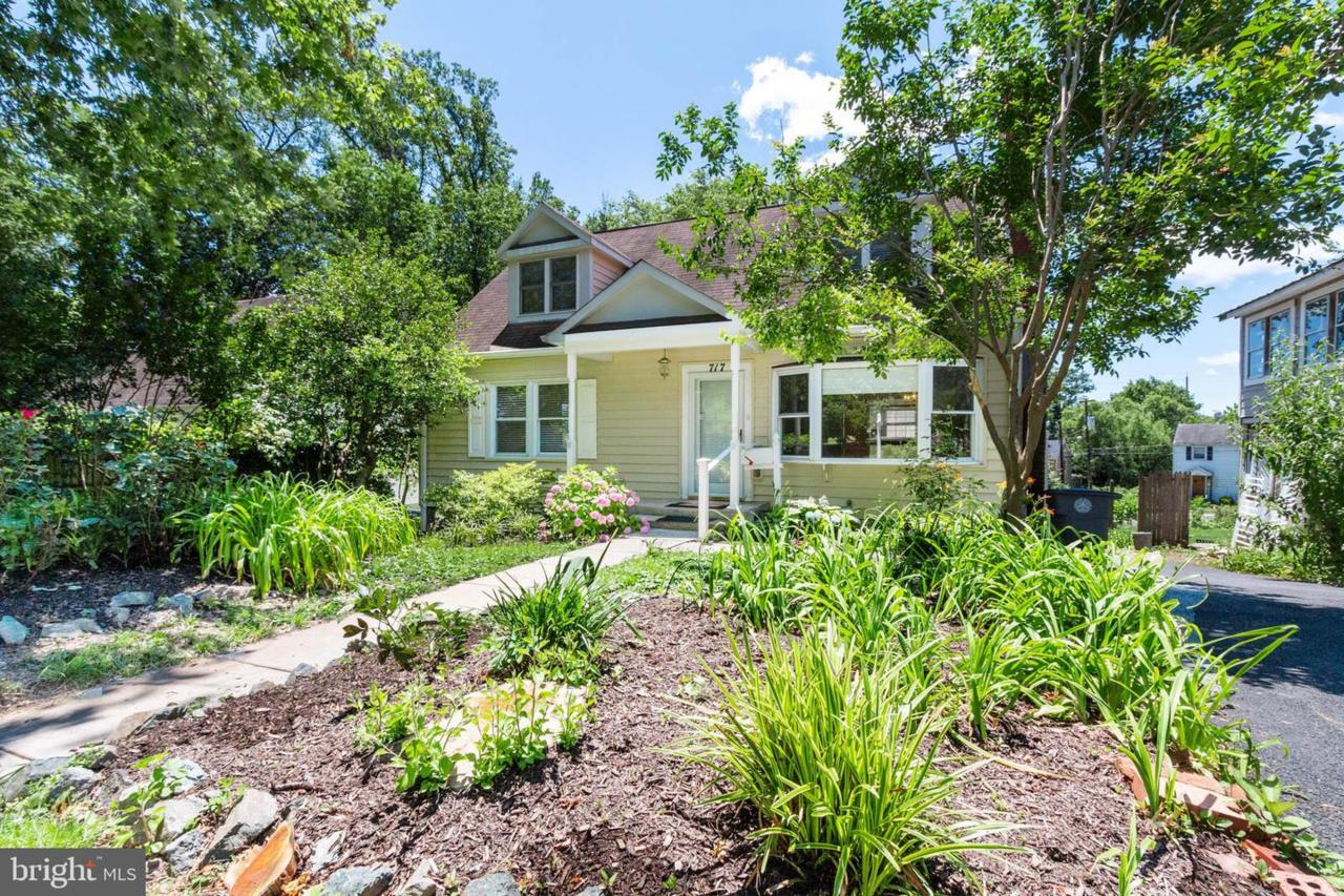 717 Grandin Avenue - Photo 1