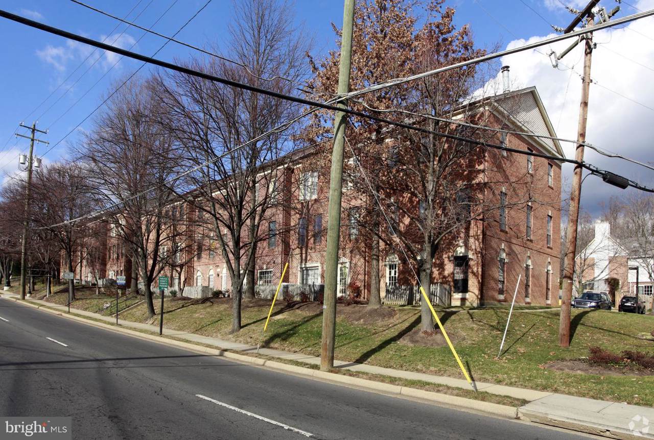 10640 Main Street - Photo 1