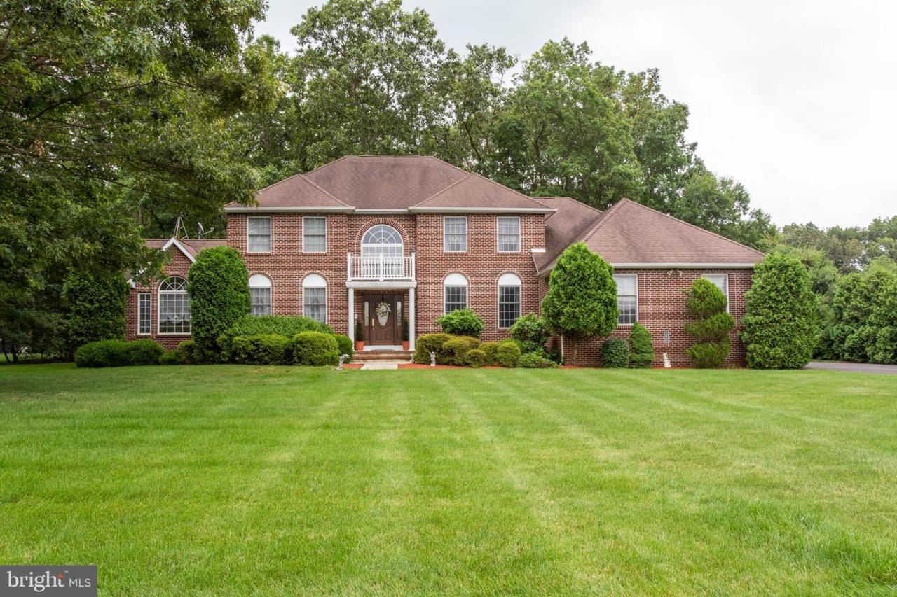 152 Ashley Drive - Photo 1