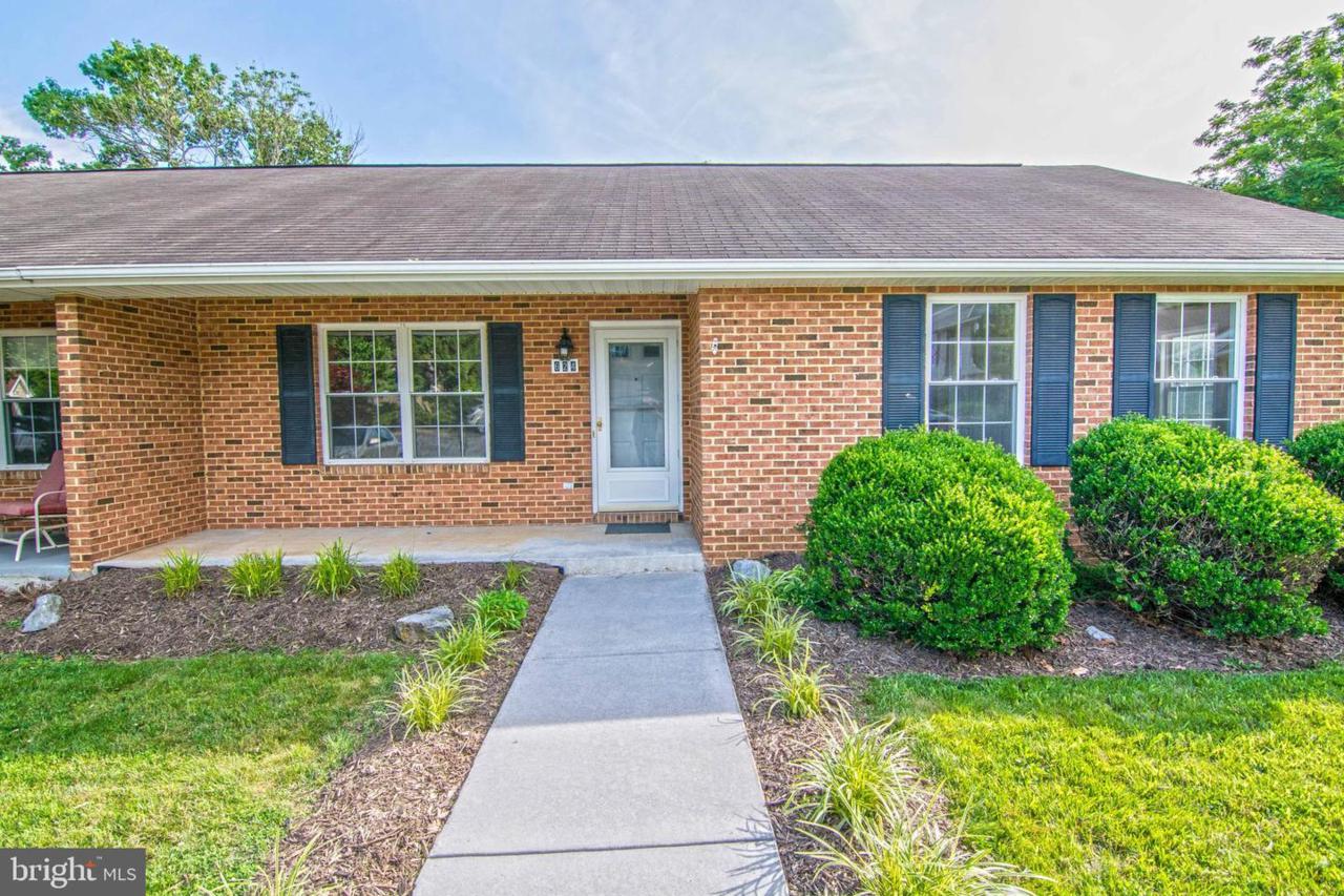 624 Cresthaven Court - Photo 1