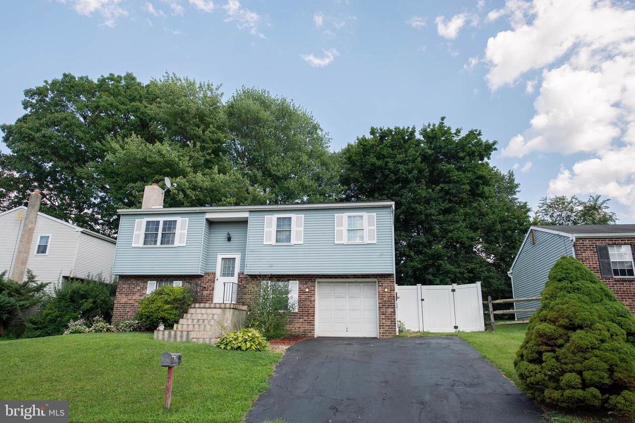 103 Phoenix Drive - Photo 1