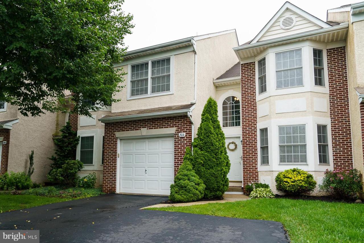 204 Chatham Court - Photo 1