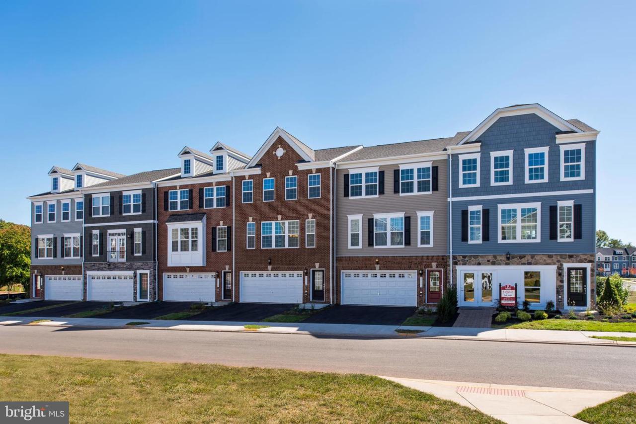 8956 Englewood Farms Drive - Photo 1
