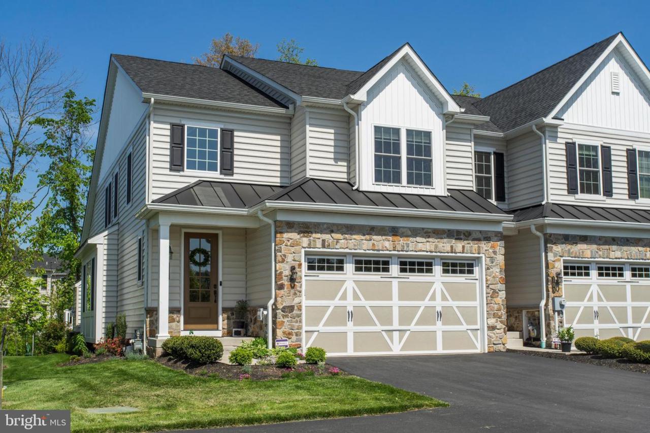107 Brentwood Court - Photo 1