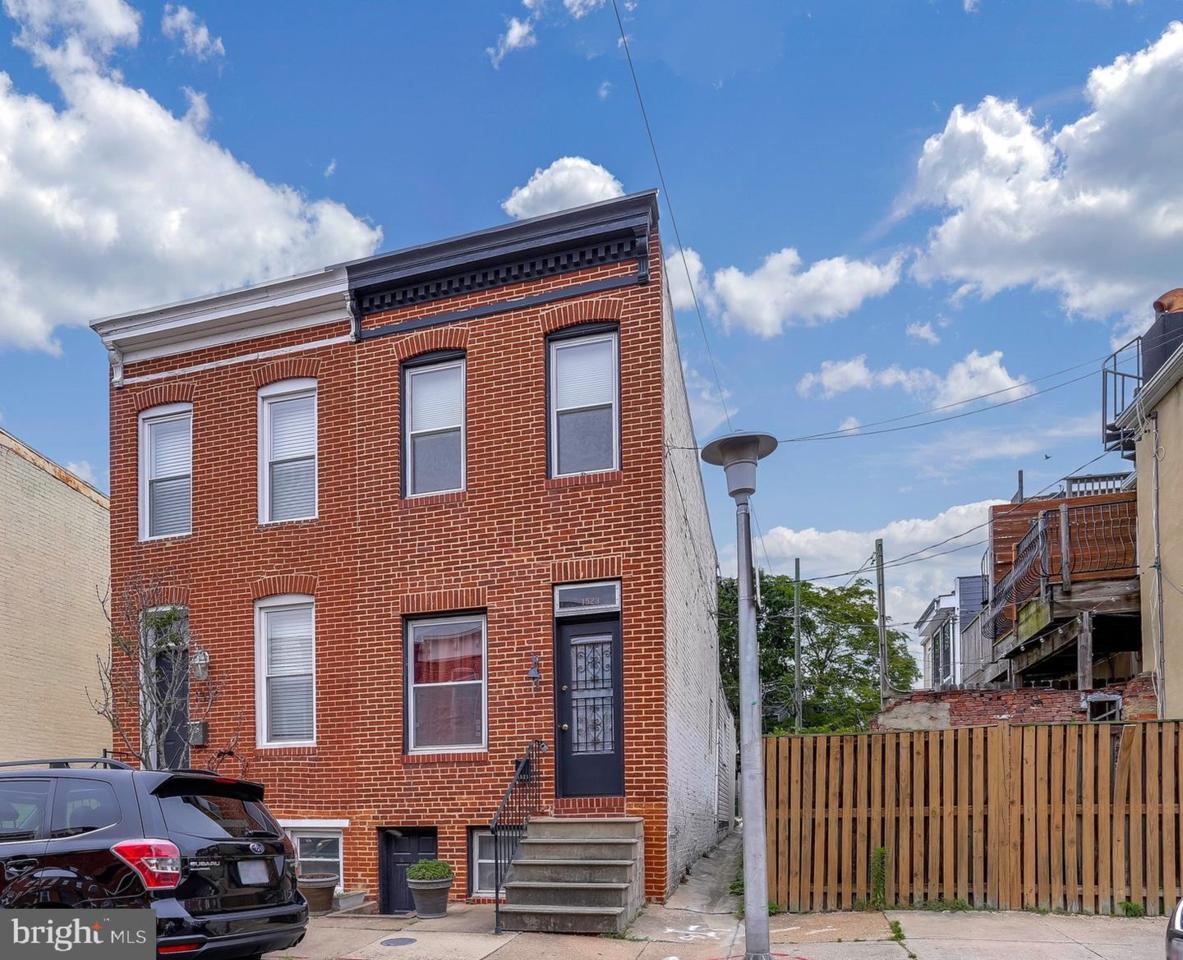 1523 Clarkson Street - Photo 1