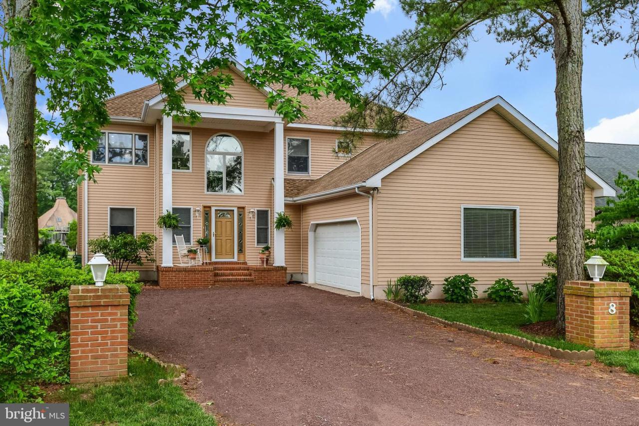 8 Beach Court - Photo 1