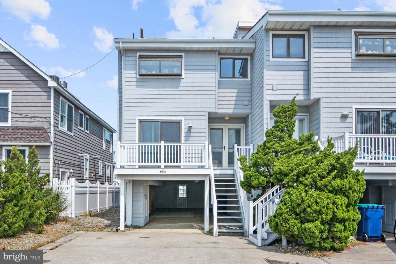 807 Bayshore Avenue - Photo 1