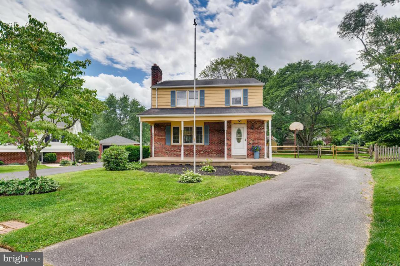 310 Amherst Court - Photo 1