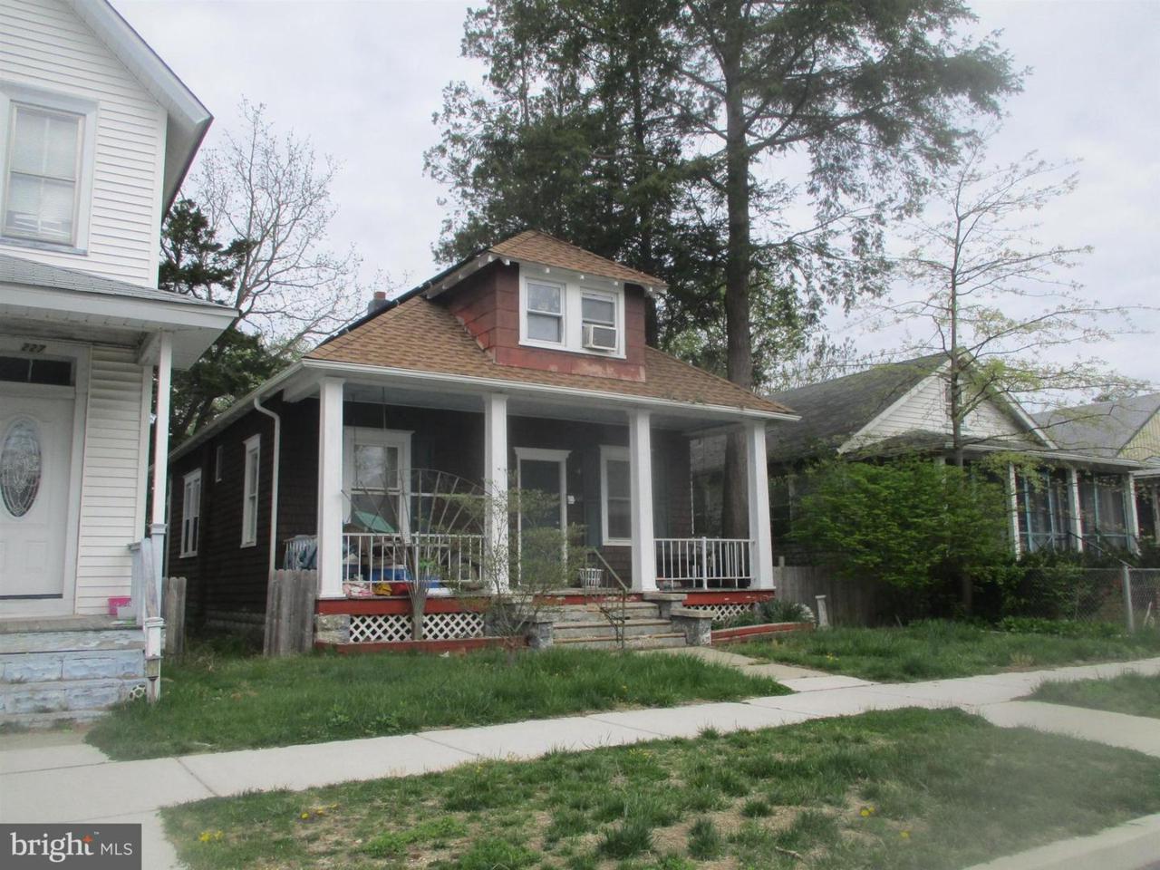 229 London Avenue - Photo 1