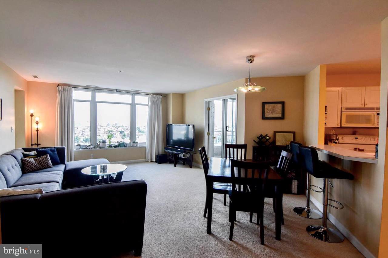 100 Harborview Drive - Photo 1