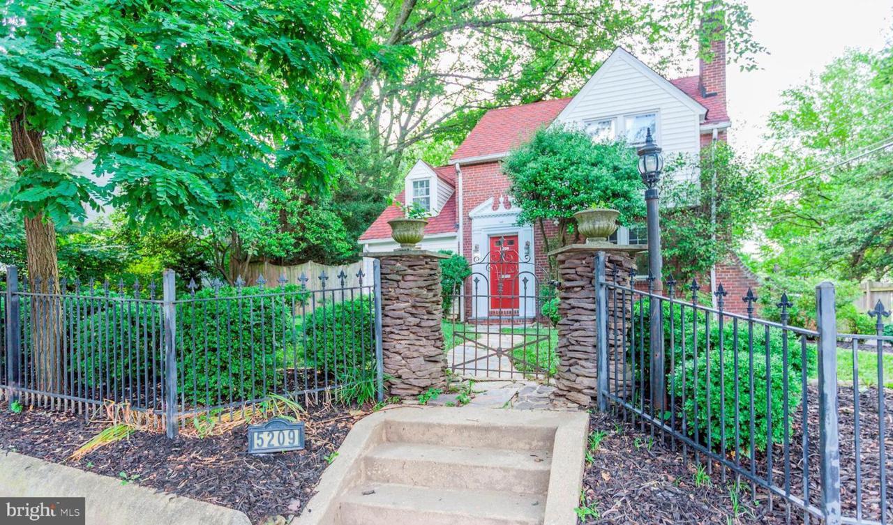 5209 16TH Street - Photo 1