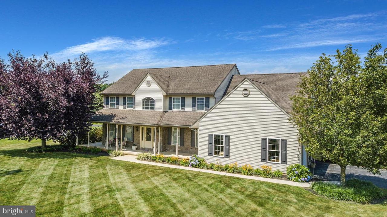 101 Laurel Drive - Photo 1